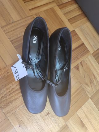 Manoletina negra piel con tacón T:38