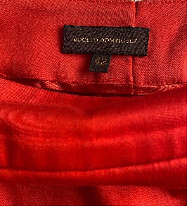 Falda roja Adolfo Domínguez