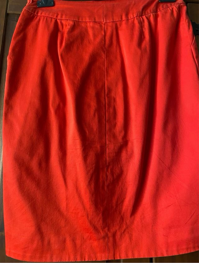 Falda roja Adolfo Domínguez