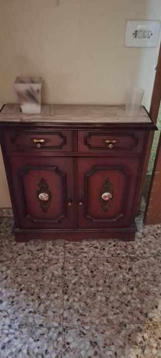 Recibidor madera-marmol antigüedad