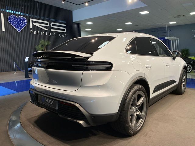 Porsche Macan 4