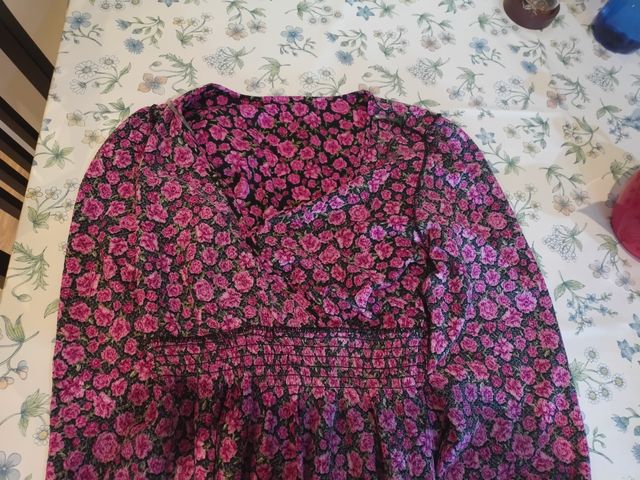 Blusa floral rosa negra mujer, talla M.