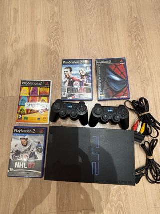 PS2 (PlayStation 2) + 4 juegos + 2 mandos