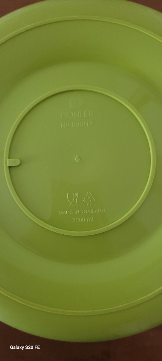 recipiente térmico  2l + recipiente pequeño