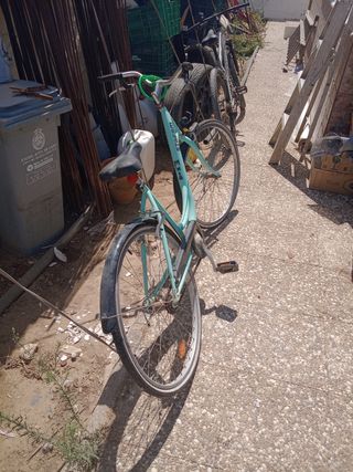 Bicicleta clásica verde menta
