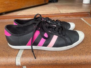 Zapatillas Adidas Sleek - Negras y Rosas