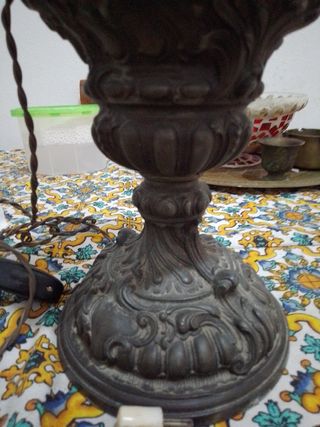 Antica lampada in peltro