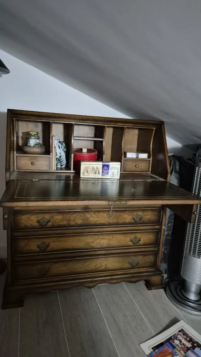 Escritorio buró antiguo de madera