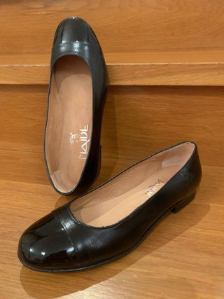 Zapatos MAIDE negros de charol