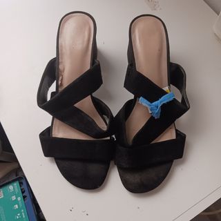 Zandalias negras tacón bajo