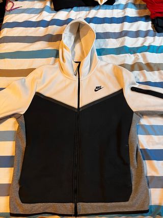 Felpa Nike tech L bianca e nera