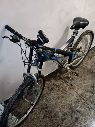 Bicicletas montaña Giant & Bangkok
Una 150€