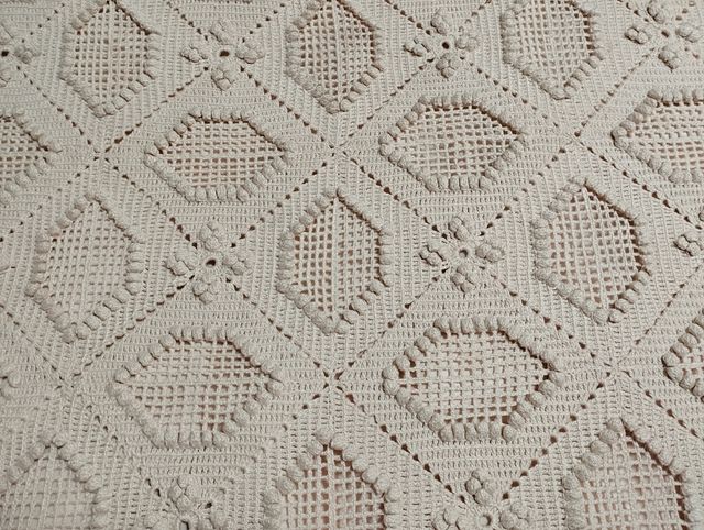 Colcha artesanal algodón beige crochet cama 135 cm