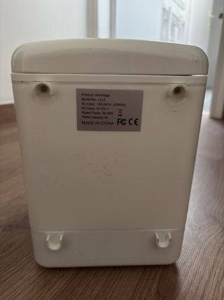 Nevera mini para maquillaje con capacidad de 4L