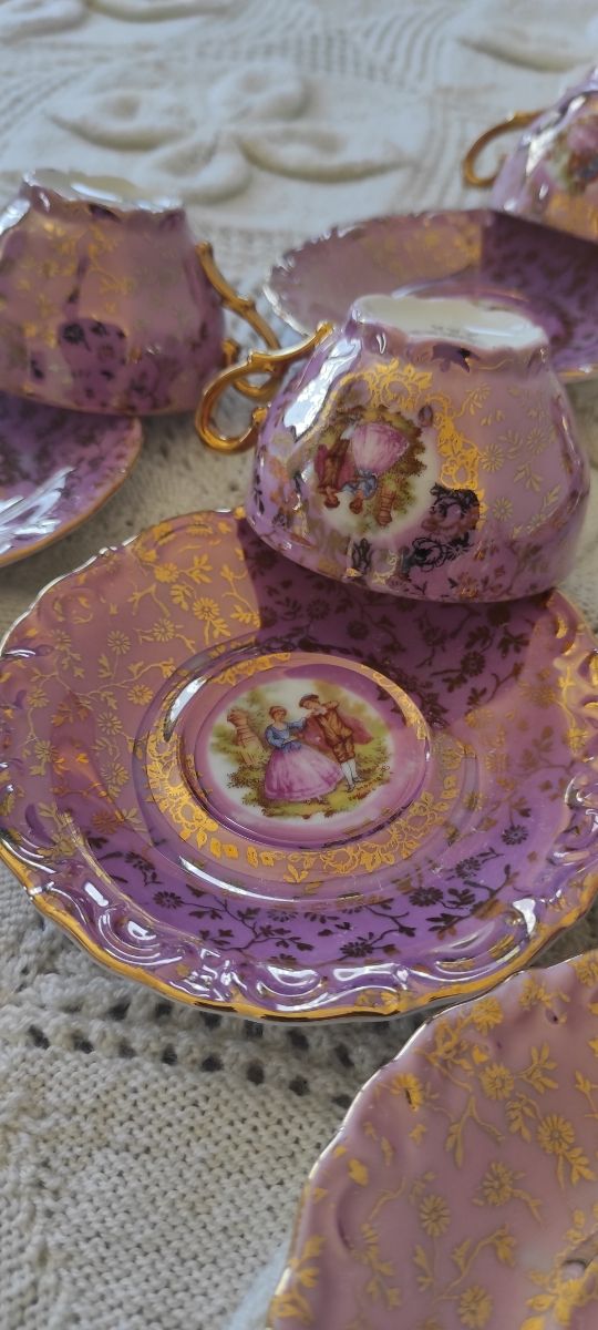 Set da caffè in porcellana viola-oro