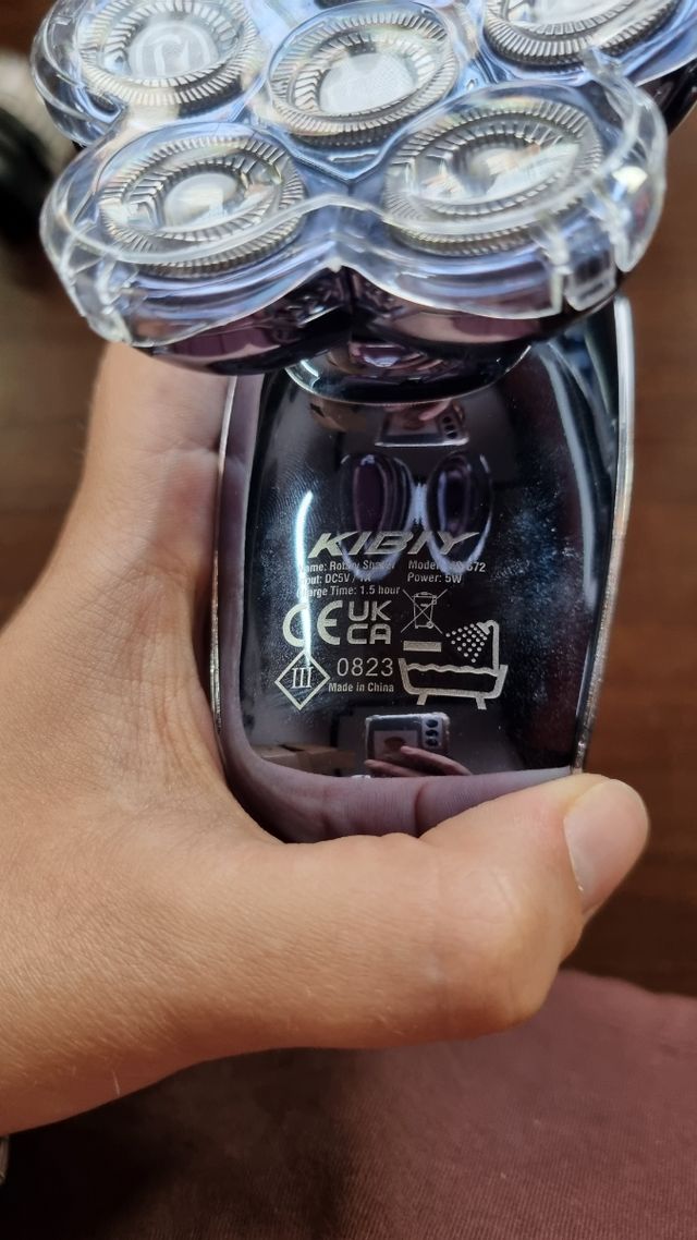 Afeitadora eléctrica multifunción