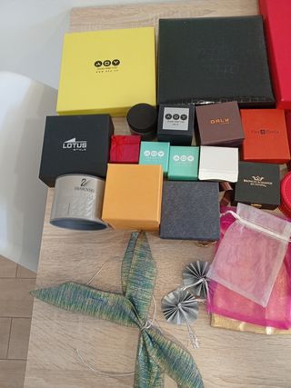 Lote cajas joyas ADNY, Pandora...