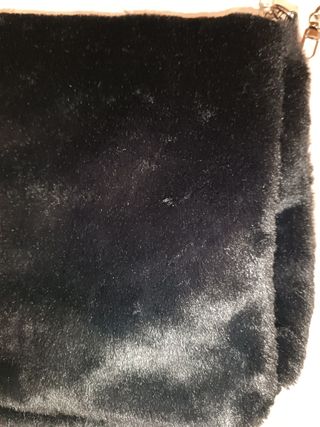 Bolso pelo negro-Cadena pedreria