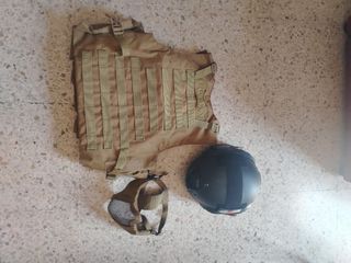Equipo Airsoft: chaleco, casco y máscara