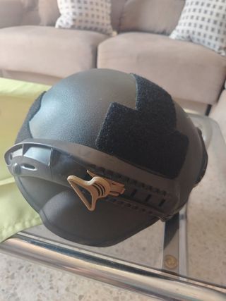 Equipo Airsoft: chaleco, casco y máscara