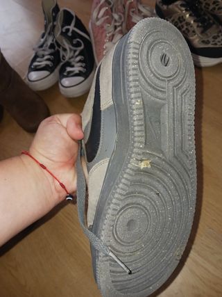 Nike Air Force 1 Gris - 37.5