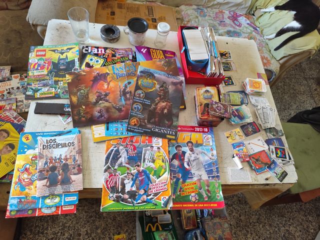 Lote cromos: fútbol, Fantasy Riders, Pokémon