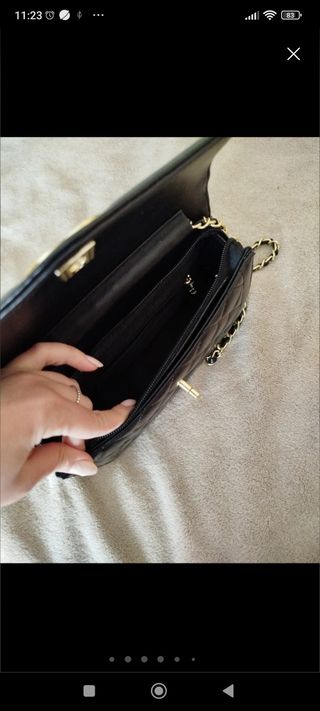 Bolso bandolera negro acolchado