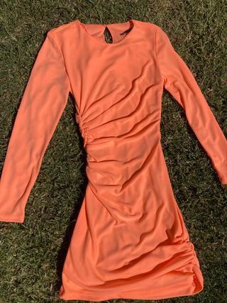 Vestido Zara naranja ajustado
