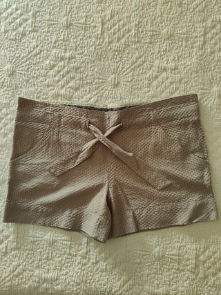 Shorts beige mujer