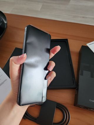 NUEVO Samsung Galaxy Z Flip 4 - Negro