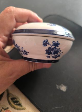 Scatola portaoggetti ceramica blu e bianca