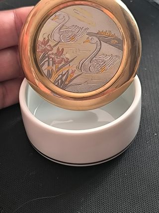 Scatola portaoggetti in ceramica, oro e argento