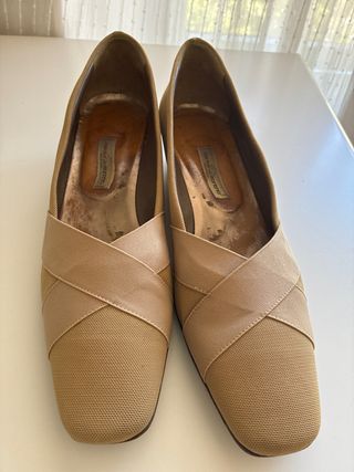 Zapatos Gloria Ortiz beige