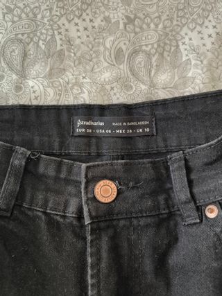 Falda vaquera negra Stradivarius - M.