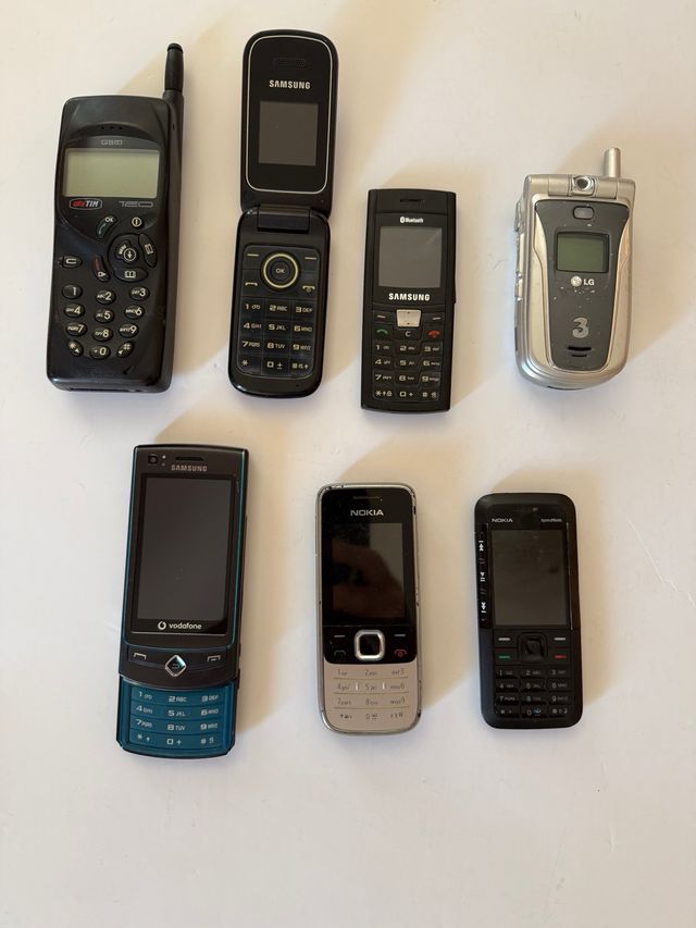 Cellulari vintage anni '90: 7pezzi