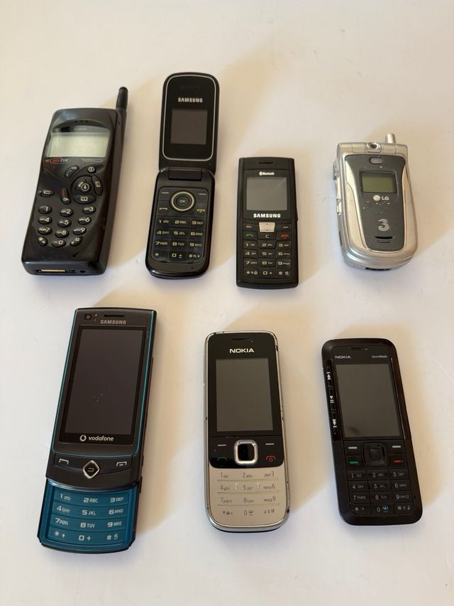 Cellulari vintage anni '90: 7pezzi