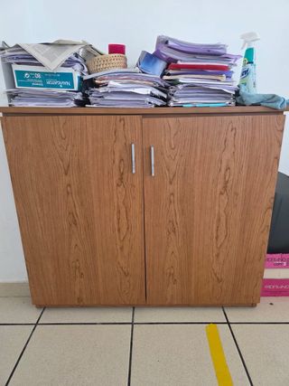 Muebles Academia: Estantería y Sillas