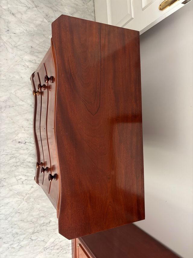 Cómoda de caoba