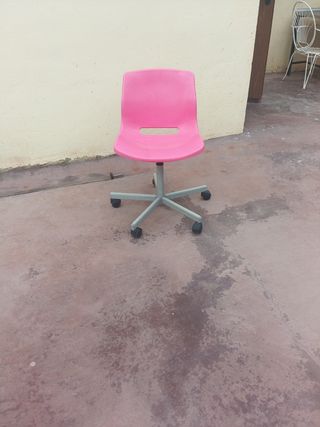 Silla giratoria Ikea rosa