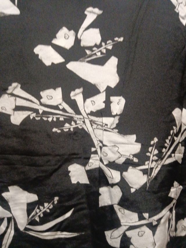 Camisa seda ESCADA - negra c/flores