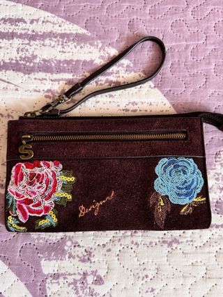 Monedero Desigual marrón con flores