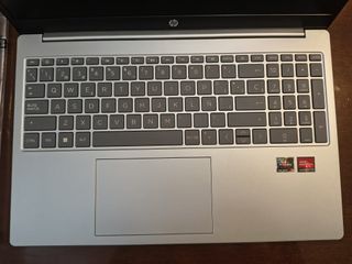 Portátil - HP 15,6" Ryzen 3 7320U 8 GB 512 GB SSD 