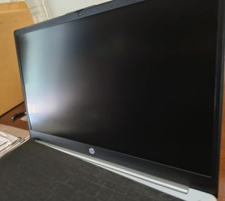 Portátil - HP 15,6" Ryzen 3 7320U 8 GB 512 GB SSD 