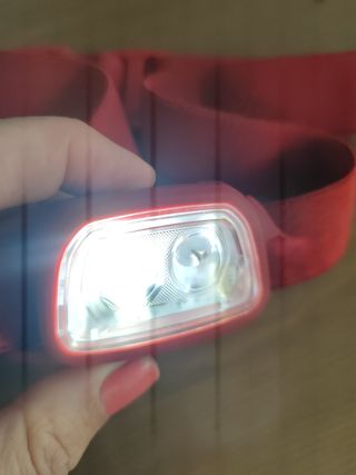 Linterna frontal Decathlon roja