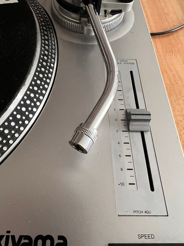 Giradiscos Akiyama DJ-1200 