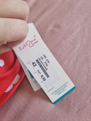 Bikini rojo - Flores blancas