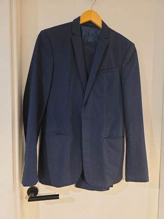 3 trajes de hombre, los 3 por 120€
