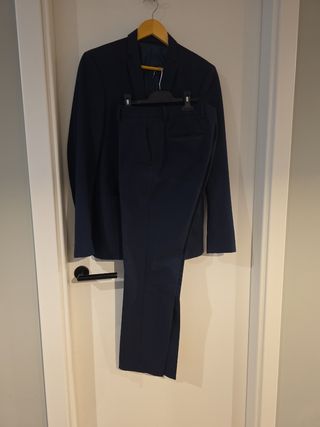 3 trajes de hombre, los 3 por 120€