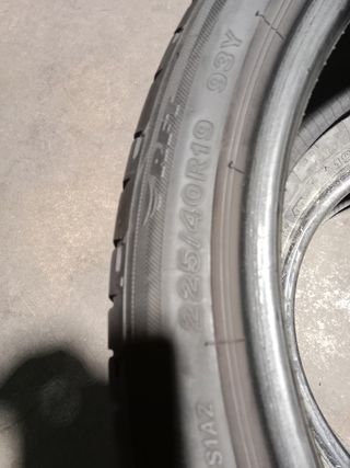 Neumáticos usados 225/40r19 93y