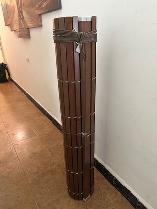 Persiana exterior marrón enrollable